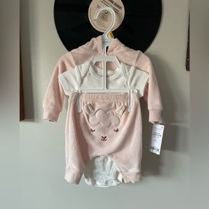 Carters 3 Piece Newborn Set